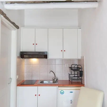 Apodrasi 公寓式酒店 3*