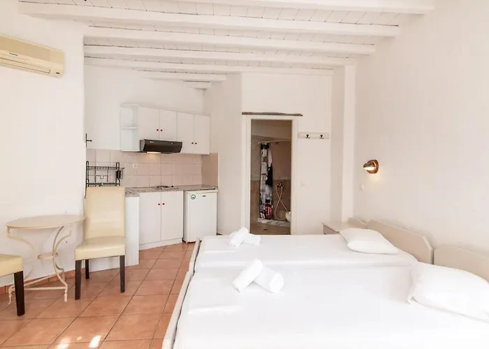 Apodrasi Aparthotel 3*